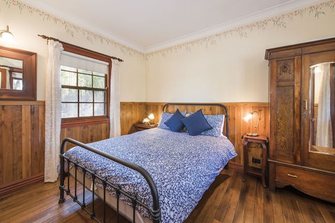 Ilkley Cottages - Australian Destinations 2