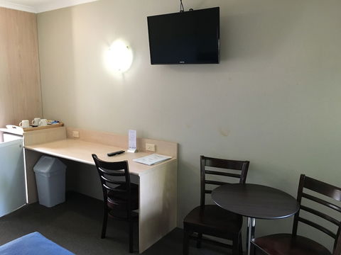 Lakeview Hotel Motel - Australian Destinations 4