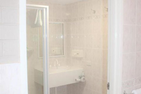 Canowindra Riverview Motel - Australian Destinations 7