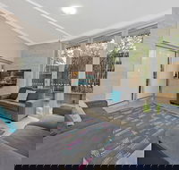 Sun Worship Crescent Head