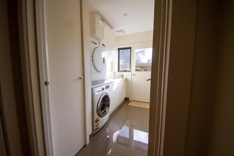 Champagne Stays Apartment - Australian Destinations 2