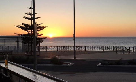 NINE 50 Restaurant & Bar - Australian Destinations 4