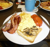 Cafe Bakery 285