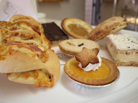 AJ's Hotbake - Australian Destinations 0