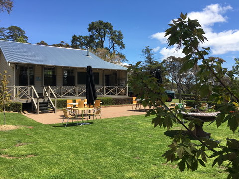 Mortimer's Wines Schoolhouse Cellar Door - Australian Destinations 0