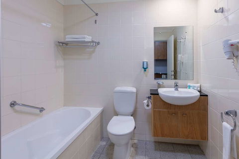 Nesuto Canberra Apartment Hotel - Australian Destinations 4