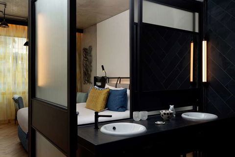 QT Melbourne - Australian Destinations 5