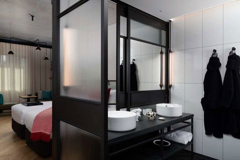 QT Melbourne - Australian Destinations 6