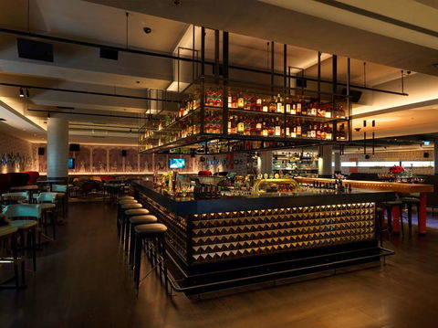 QT Melbourne - Australian Destinations 13