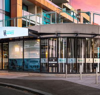 Melbourne Hotel Apartment Flinders Wharf - Australian Destinations