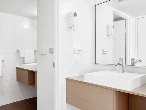 Ibis Hotel - Australian Destinations 7