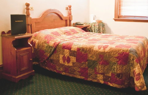 O'Malleys Hotel - Australian Destinations 1