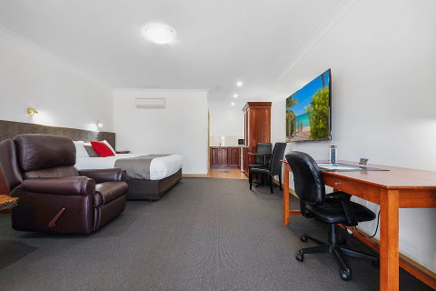 The Georgian Motor Lodge - Australian Destinations 2