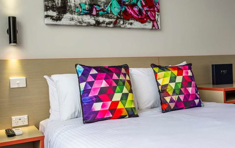 Nightcap At Ashley Hotel - Australian Destinations 2