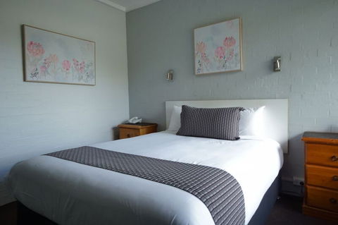 Nicholas Royal Motel - Australian Destinations 1