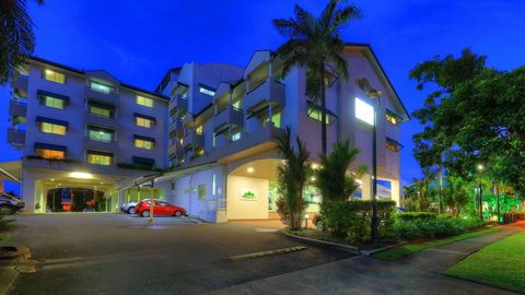 Cairns Sheridan Hotel - Australian Destinations 0