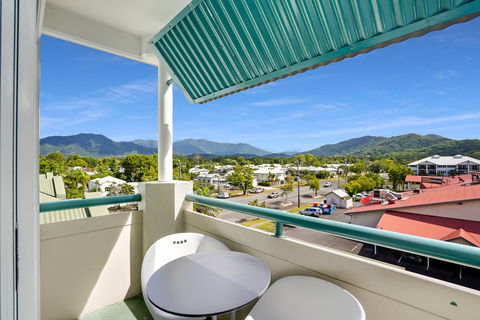 Cairns Sheridan Hotel - Australian Destinations 1