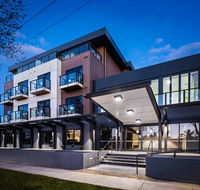 Quality Hotel Lakeside - Australian Destinations