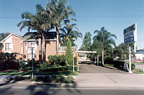 Avaleen Lodge Motor Inn - Australian Destinations 0