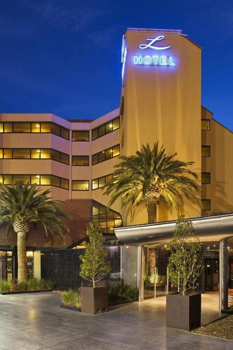 The Lakes Resort Hotel - Australian Destinations 0