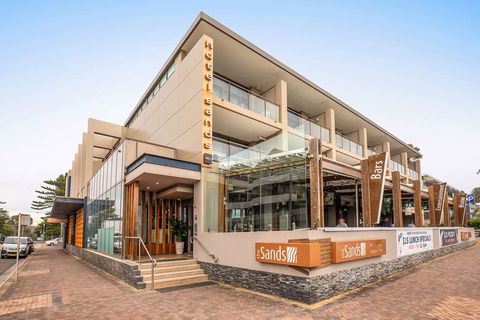 Narrabeen Sands Hotel By Nightcap Plus - Australian Destinations 1