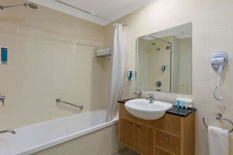 Nesuto Canberra Apartment Hotel - Australian Destinations 3