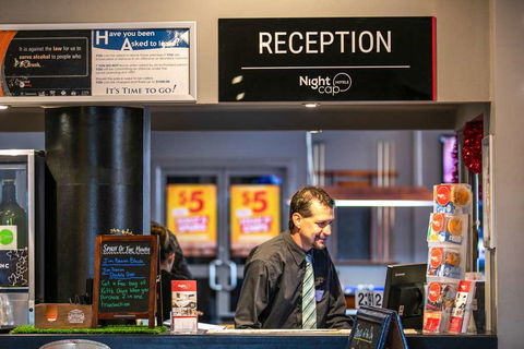 Nightcap At Hendon Hotel - Australian Destinations 1