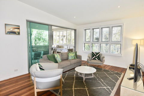 East On Byron - Australian Destinations 1