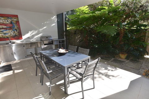 East On Byron - Australian Destinations 2