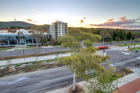 IQ Smart Apartments 704 Braddon ACT - Australian Destinations 6