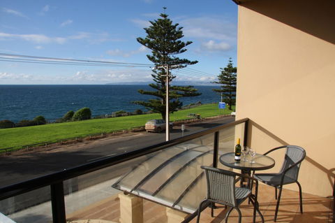 Kangaroo Island Seafront - Australian Destinations 35