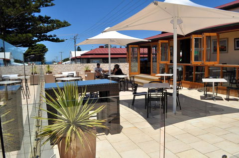 Kangaroo Island Seafront - Australian Destinations 11