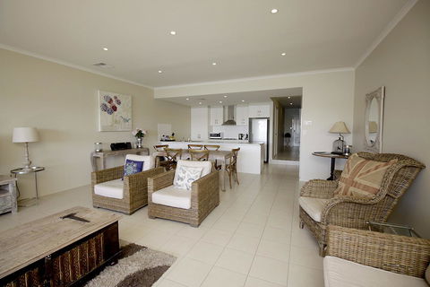 Wallaroo Marina Apartments - Australian Destinations 5