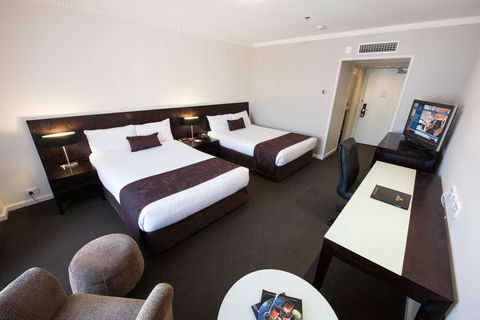 Hotel Grand Chancellor Adelaide - Australian Destinations 1