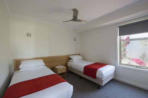 The Retreat West Beach Parks - Australian Destinations 18