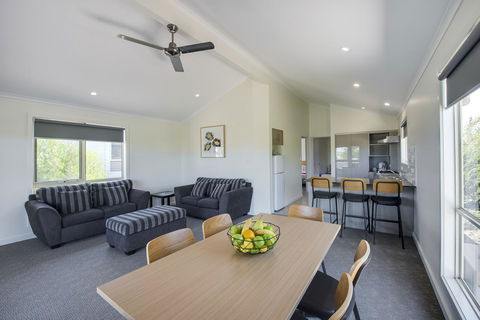 The Retreat West Beach Parks - Australian Destinations 15