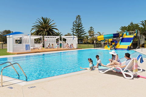 The Retreat West Beach Parks - Australian Destinations 0