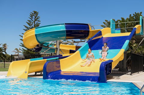 The Retreat West Beach Parks - Australian Destinations 2