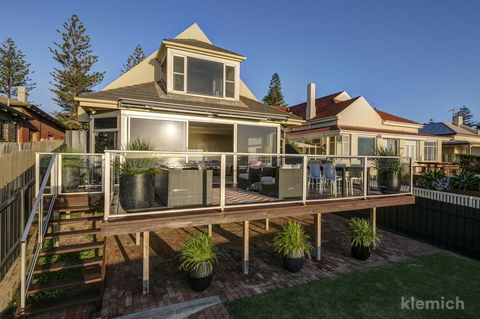 The Beach House @ Grange - Australian Destinations 8