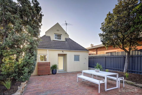 The Beach House @ Grange - Australian Destinations 9