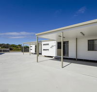 Rocks Retreat Cabin - Dolphin - Australian Destinations