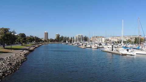 Glenelg - Marina Retreat - Australian Destinations 3