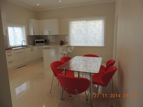 Glenelg - Marina Retreat - Australian Destinations 13