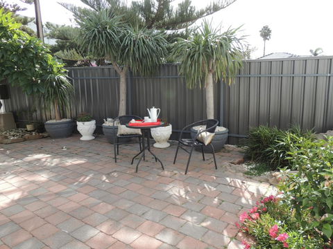 Glenelg - Marina Retreat - Australian Destinations 34