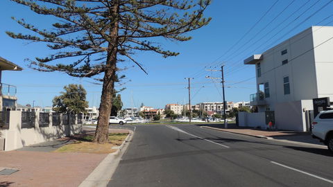 Glenelg - Marina Retreat - Australian Destinations 6