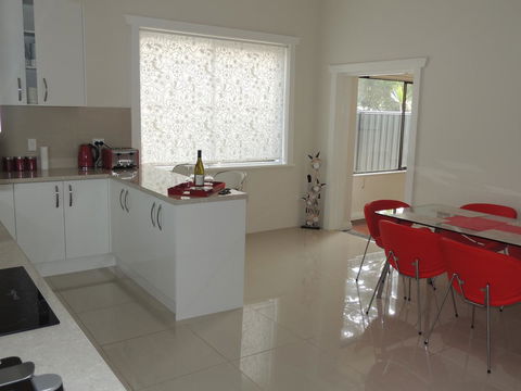 Glenelg - Marina Retreat - Australian Destinations 10