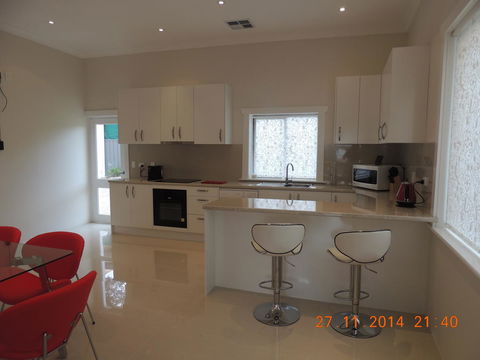 Glenelg - Marina Retreat - Australian Destinations 31