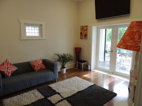Glenelg - Marina Retreat - Australian Destinations 24