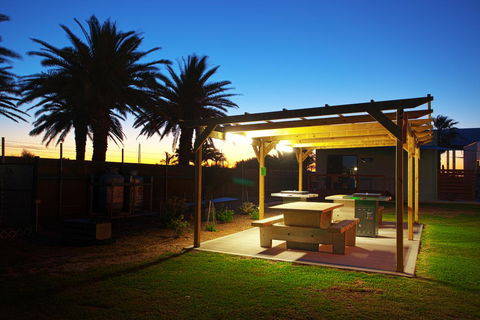 Discovery Parks - Adelaide Beachfront - Australian Destinations 24