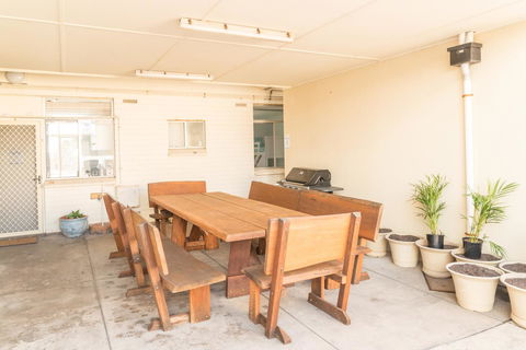 Seaview Sunset Holiday Apartments - Australian Destinations 7
